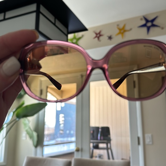 Michael Kors MK 6017 isle of skye pink frames. - Picture 6 of 6
